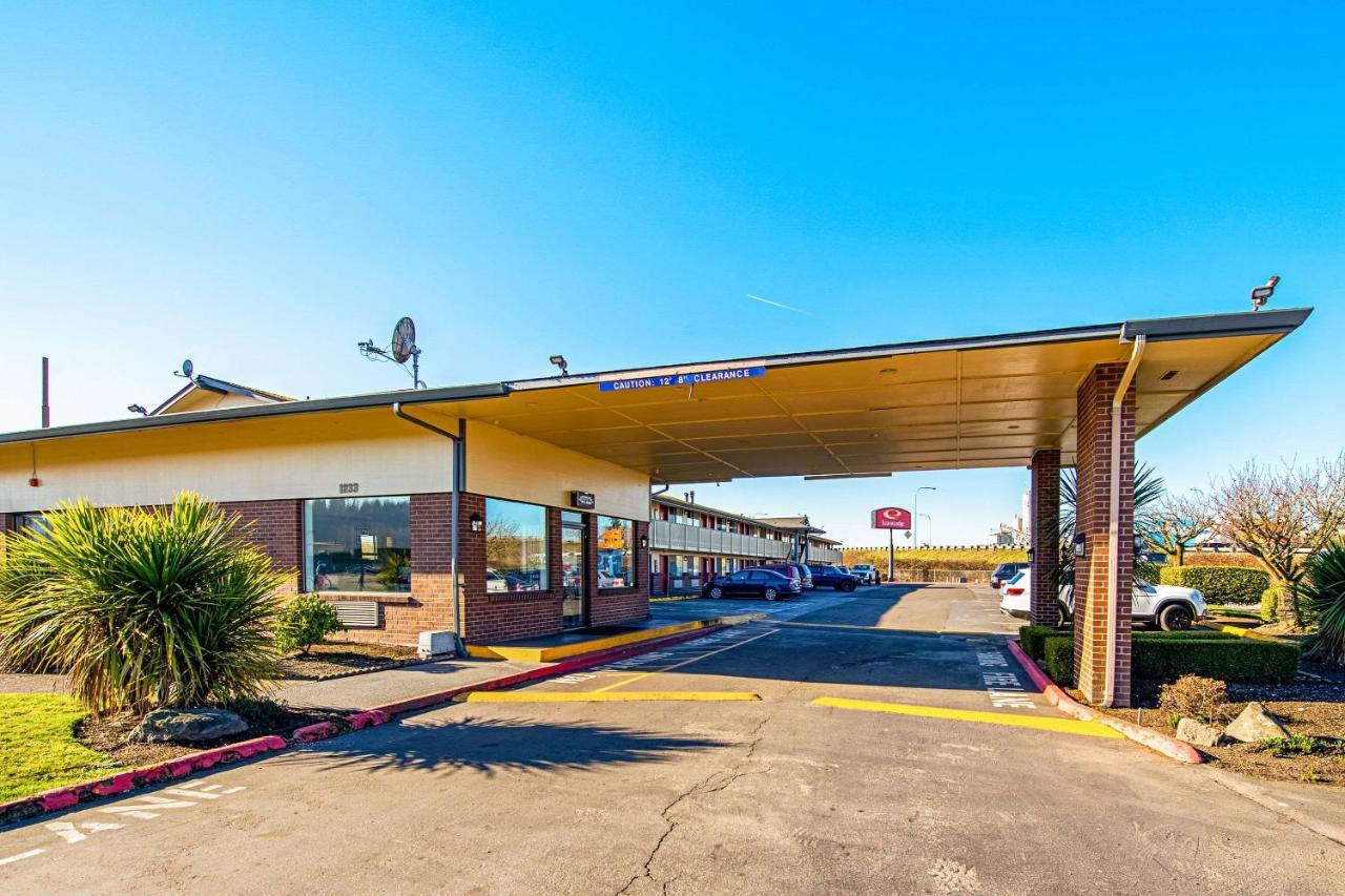 Econo Lodge Kent Exterior photo